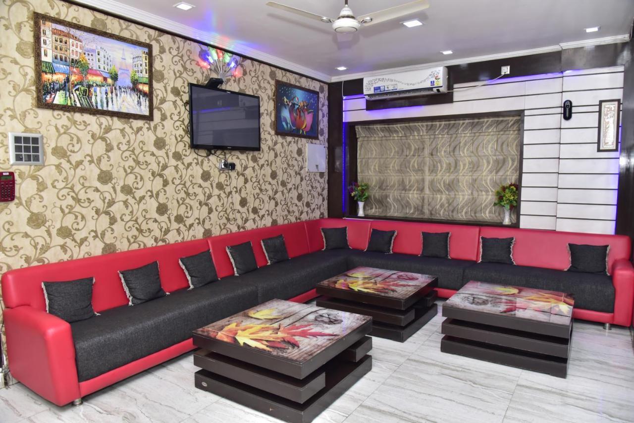 Le Leisure Hotel Prayagraj Exterior photo